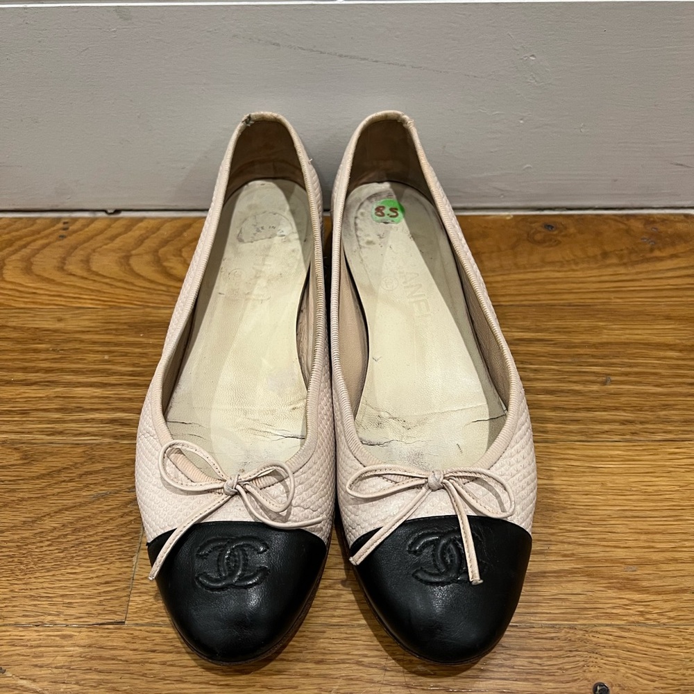Chanel Interlocking CC Logo Ballet Flats